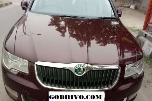 Skoda Superb (Elegance) With Sunroof