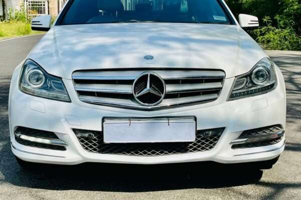 Mercedes C 200 CGI Avantgarde with Panoramic Sunroof