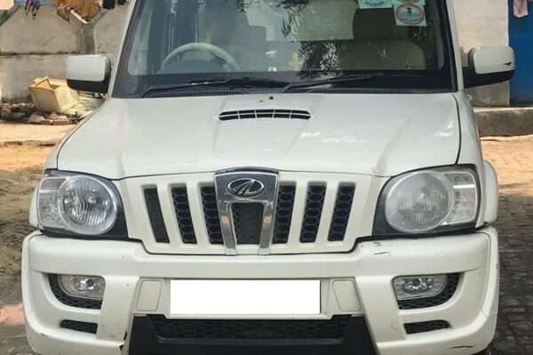 Mahindra Scorpio - (SLE)