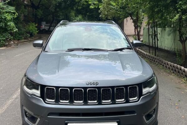 Jeep Compass Limited Plus (Panoramic Sunroof)
