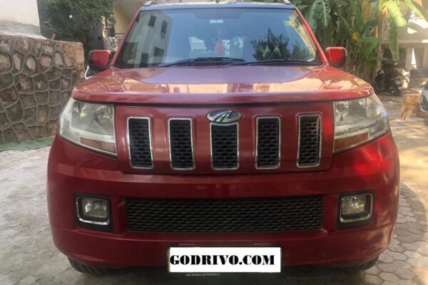 Mahindra TUV300 T8 Automatic