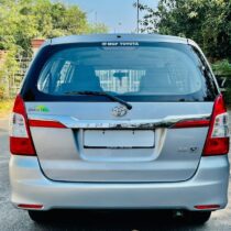 Toyota Innova (V)