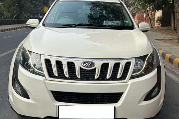 Mahindra XUV 500 W8