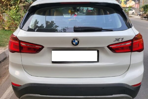 BMW X1-sDrive20d xLine