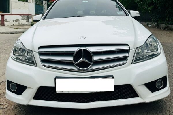 Mercedes Benz C-220 CDI