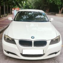 BMW 320i Sedan Petrol