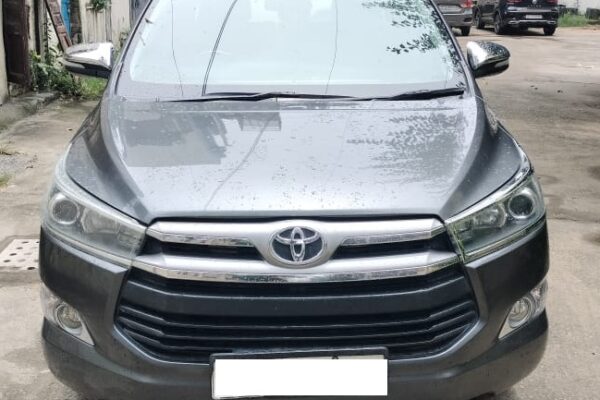 Toyota Innova Crysta V