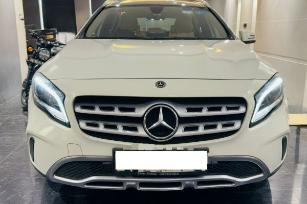 Mercedes Benz GLA 200