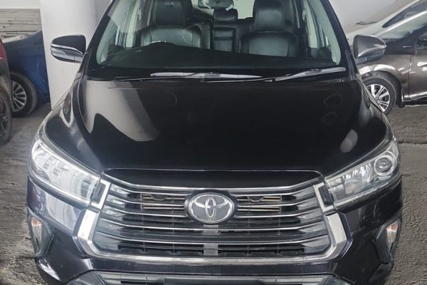 Toyota Innova Crysta V