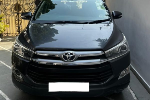 Toyota Innova Crysta V
