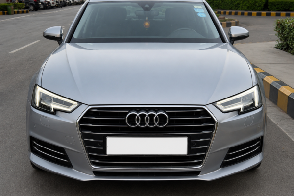 Audi A4 30 TFSI Premium Plus
