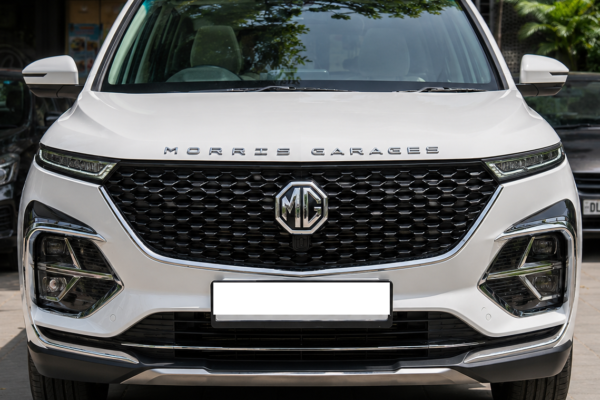 MG Hector Plus 1.5 Sharp CVT