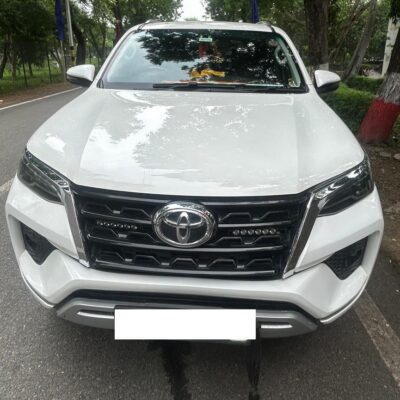 Toyota Fortuner 4x2 MT