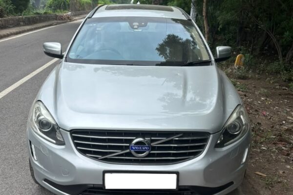 Volvo XC60-D5 AWD AT